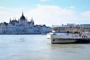 Grand Jules Boat Hotel Budapest, Budapest