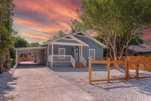 Unwind in Style 4br/2ba Quick Access to Downtown! Tourist base, San Antonio