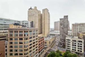 Modern Downtown Apartment, Windsor