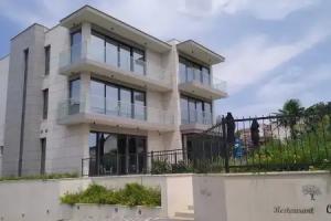 HotelOscar, Kastel Stafilic