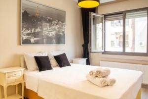 Pleasant and Central Flat With Balcony in Apartments, Izmir