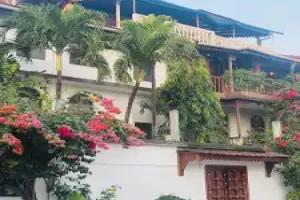Garden Lodge, Bububu