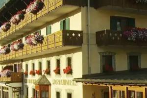 Posta Zirm, Corvara