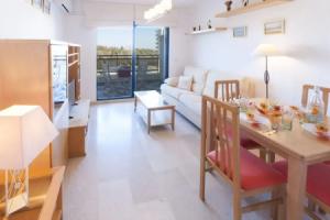 Alejandrita - Apartment In Grau I Platja, GANDIA