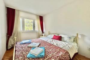Two Bedroom Apt near Slovenska Beach, Budva