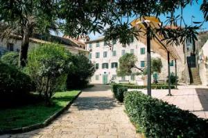 D & Sons Apartments, Kotor