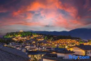 ERSHI · the Old Town of Panorama White House Resort, Lijiang