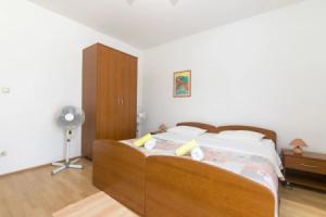 Apartments Jakov, Jelsa