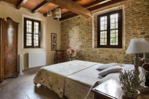 Luxurious Villa in Castello with Swimming Pool, Tabiano
