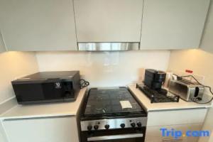 Luxury 1BR | Creek Beach | Pool & Beach Apartments, Dubai
