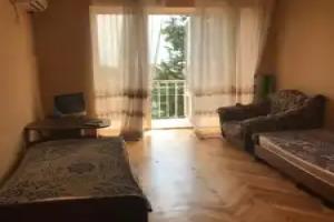 4 Apartments, Novyjj Afon