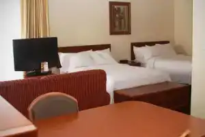 Gatehouse Suites East, Lansing