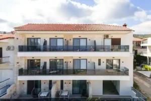 Amalthia Luxury Suites, Polykhrono