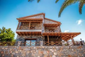 Nice Home in, Lasithi With 4 Bedrooms, Wifi and Outdoor Swimming Pool, Milatos