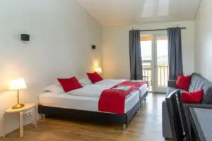 Guesthouse Hill, Fludir