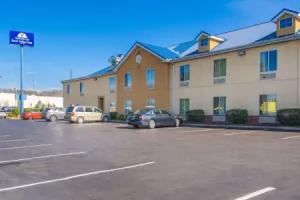 Suburban Studios Chattanooga Northeast - Ooltewah, Chattanooga