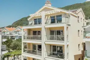 Apartments Villa Swissmonte, Denovic