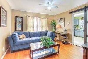 Half-mi to Pool & Golf: Home w/ Veranda! Tourist base, Atlanta