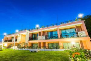Hotel on Hilltop, Kathu