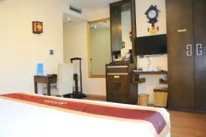 New Moon Hotel, Hanoi