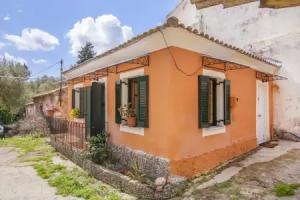 Old Barber Shop by Konnect, 1,2km from Dassia beach Tourist base, Ypsos
