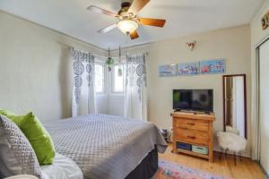 Dog-friendly Home: 1 Mi to U of NM! Tourist base, Albuquerque