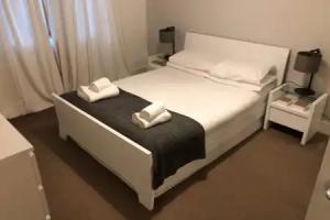 Modern and Stylish Apartment by Grand Canal, Dublin
