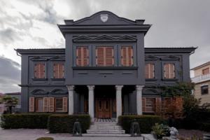 Life Gallery Hotel, Corce
