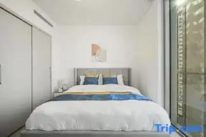 Modern 2BR Apartment in Creek Vistas, Dubai