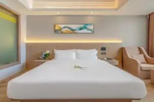 Yun Ding Zhi Shang Boutique Hotel (Kunming North Railway Station wanhong Night Market Branch), Kunming