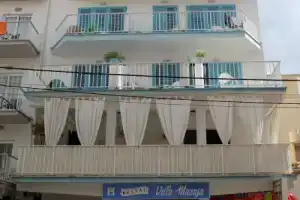 Hostal Villa Maruja, L'Arenal