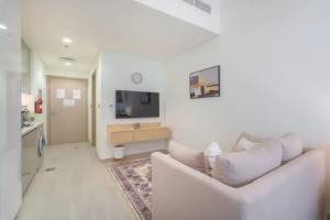 Stylish Studio Retreat in Riviera 33 Near Downtown, Dubai