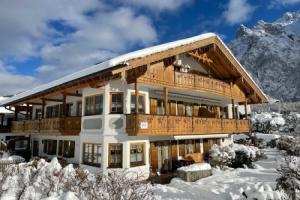 Ferienwohnungen Alpenperle Hotel, Mittenwald