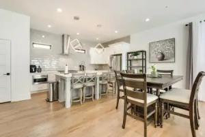 Luxury Living: High-rise Balcony 2 Mi to Dtwn ATL Tourist base, Atlanta