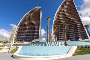 Sunset Waves Benidorm by Mar Holidays Apartments, Cala de Finestrat
