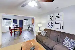 3BR 2BA Walk to Barton Springs Road by RedAwning Tourist base, Austin