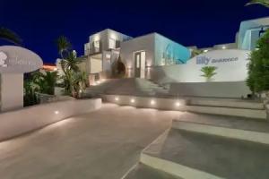 Lilly Residence-All Sea View Suites, Adults Only, Naousa
