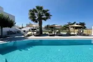 Santorini Villatzio Suites, Messaria