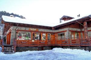 Apartment in Near Ski Lifts, Antey-Saint-Andre