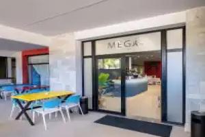 Mega Hostel, Sarande