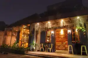 Summerbird - Bed and Brasserie, Bandung