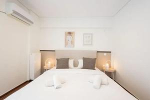 Seaside Elegance Brand New 2BD Luxury Stay Mini-hotel, Piraeus