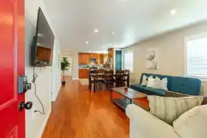 Marbella Lane-spacious 5BR Ideal for Biz & Families in SJ Apartments, San Jose