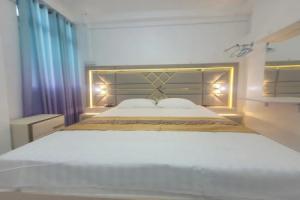 ontrack travel Maldives Tourist base, Male