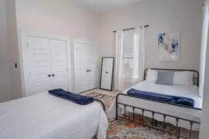 Incredible New 3br/2ba Near Downtown Apartments, San Antonio