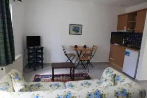 Emelce Apart, Mugla