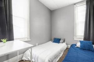 Charming 2 Bedroom with in Home Gym, Indianapolis