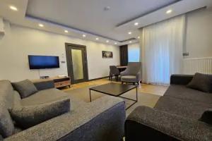 Professionally Maintained Spacious New Suites 2-3, Lara