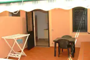 CaSerta Apartments, Ustica