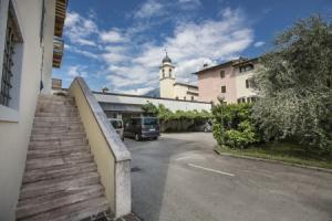 Le Servite Apartments, Arco